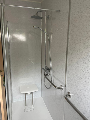 Douche PMR  avec barres d'appui Valenciennes